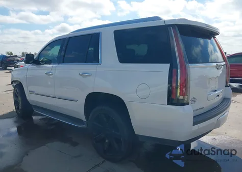 2016 Cadillac Escalade Luxury Collection z USA, uszkodzony, nr VIN 1GYS4BKJ6GR175853
